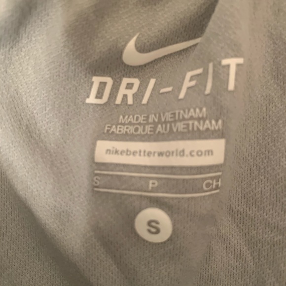 Nike Dri- fit women’s sports shorts size S - Picture 5 of 6